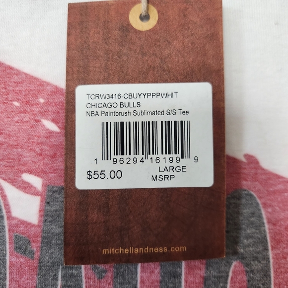 NWT Large Chicago Bulls Nostalgia Co Tee Shirt Michelle and Ness - Picture 4 of 9